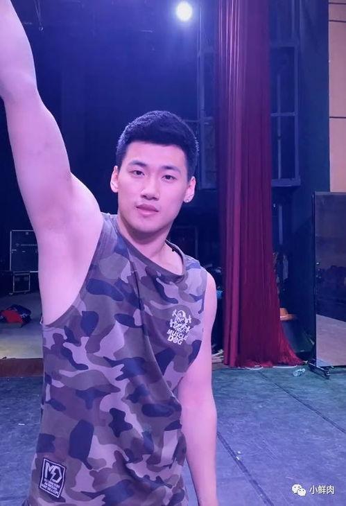 东北网红小哥,笑谈人生，走红网络的魅力传奇